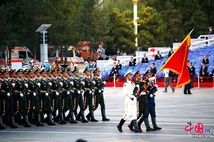 9.3大閱兵即將開始---直擊三軍儀仗隊(duì)[組圖]